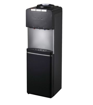 Installazione di stand di raffreddamento dell'acqua per la distribuzione di acqua calda e fredda in ufficio e scuola