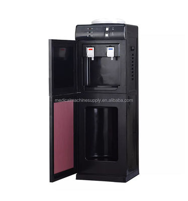 Installazione di stand caricamento in bottiglia Dispensatore di acqua calda e fredda con in mente